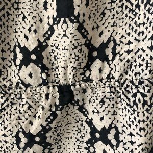 Ann Taylor loft size large top. Multi colored. Can be dressed up or down